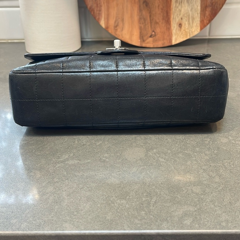 Chanel Chocolate Bar Lambskin Black Flap Bag - Picture 3 of 16